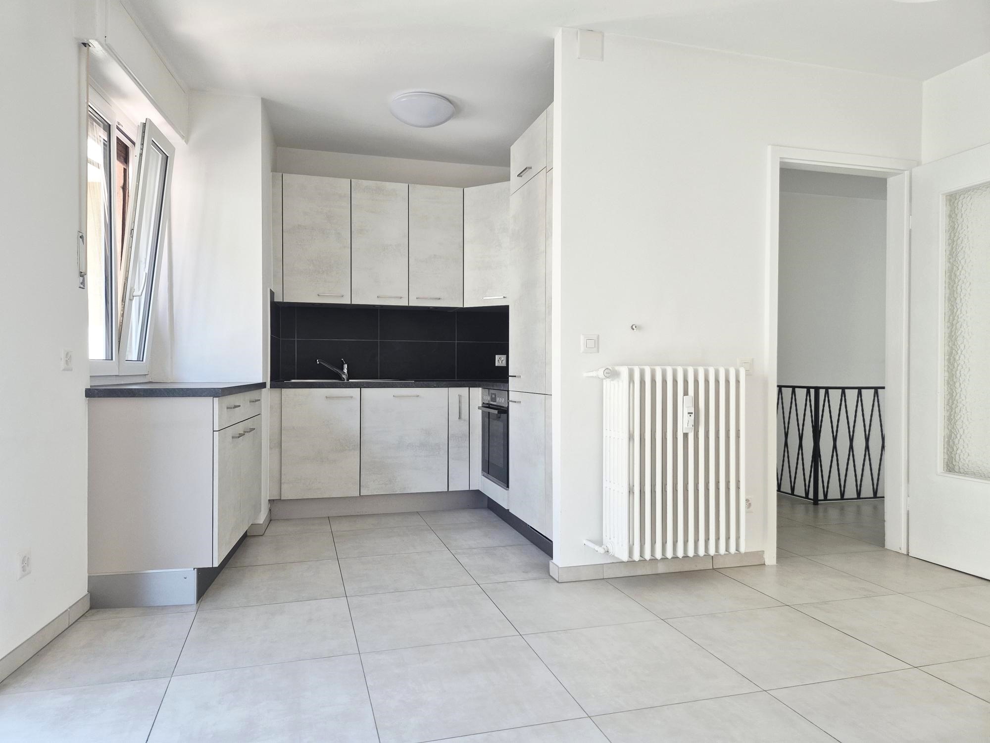 3 Via Lugano, Ponte Tresa, 6988, 2 Stanze da Letto Stanze da Letto, 3.5 Stanze Stanze,1 BagnoBathrooms,Appartamento,Affitto,Via Lugano ,1,1214