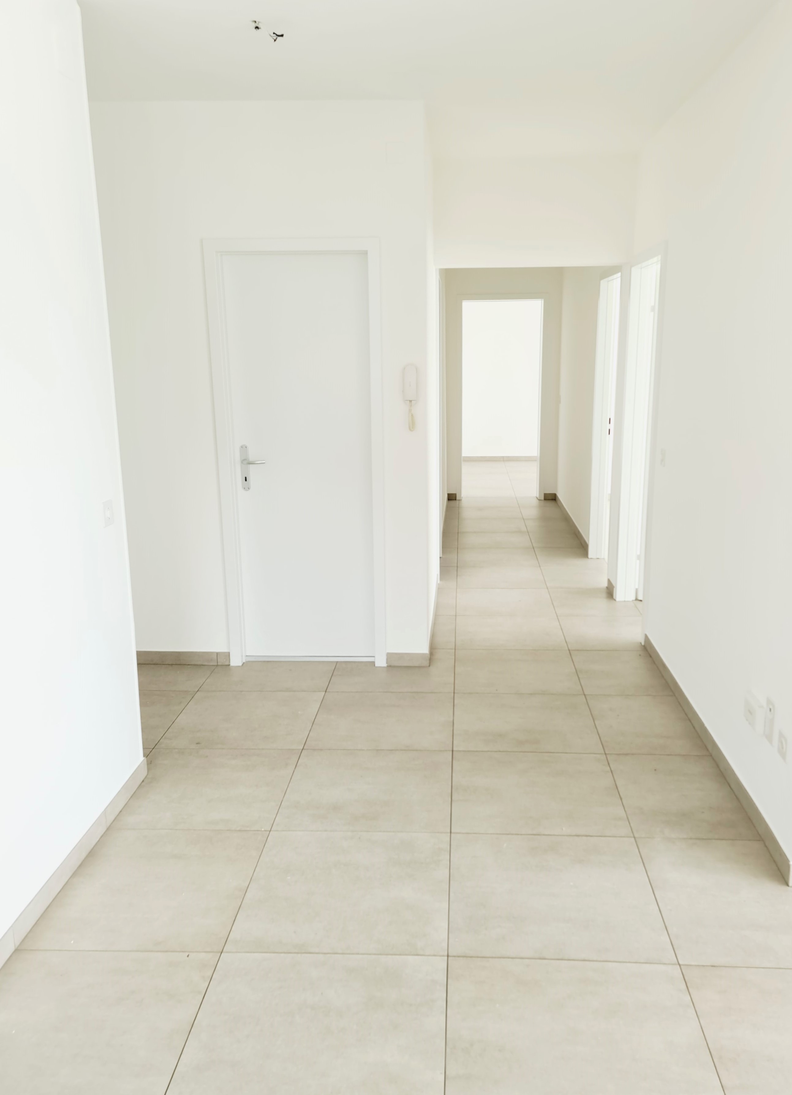 18 Via Odescalchi, 3 Stanze da Letto Stanze da Letto, 4.5 Stanze Stanze,2 BathroomsBathrooms,Appartamento,Affitto,Via Odescalchi,3,1215